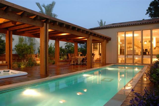 Cottage in Caesarea